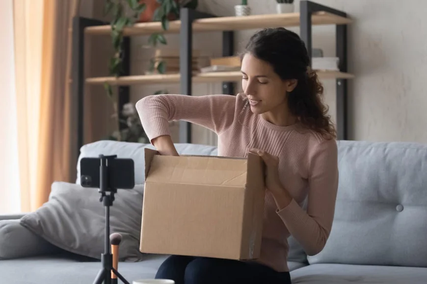 Commerce in social media: Social Commerce